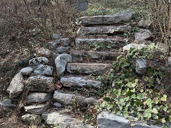 3rd image of 1227 Valley Rd