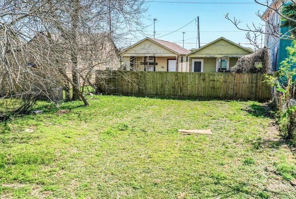 1st image of 2718 Avenue L