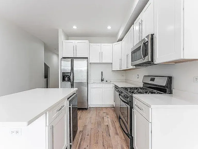 5731 N Winthrop Ave #2 — Photo 8