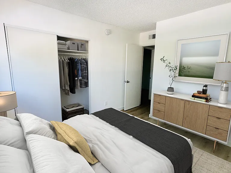 358 Leslie Way #4 — Photo 3