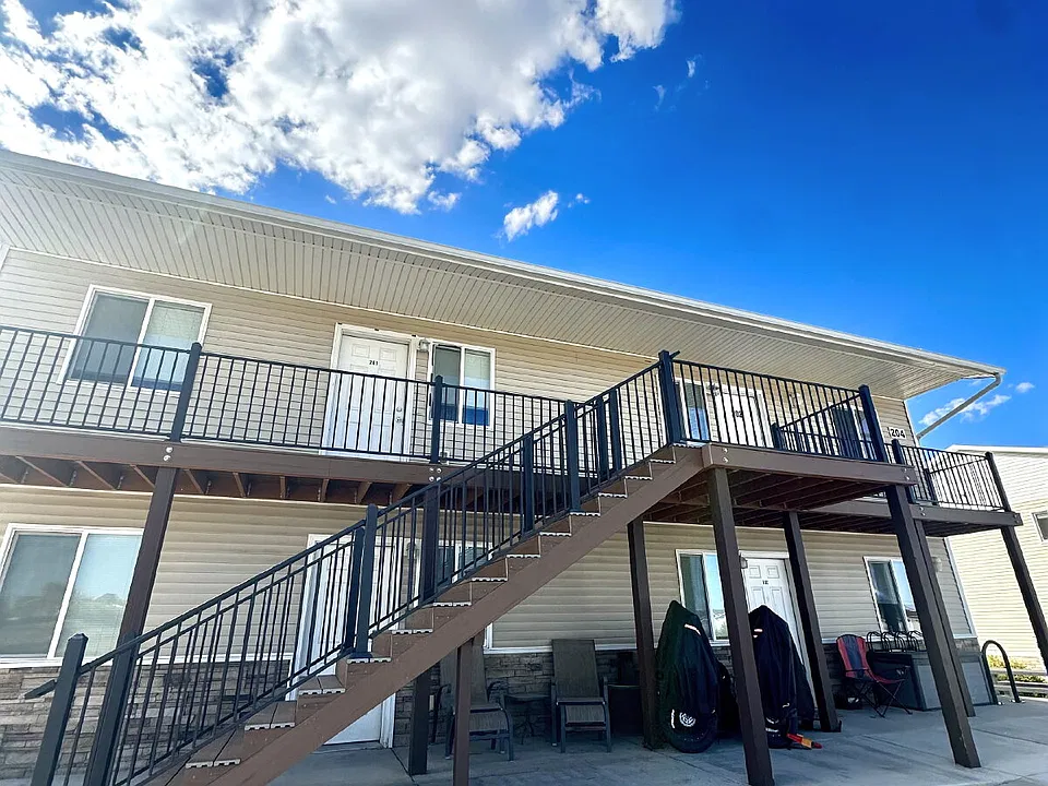 204 Abby Rd #202