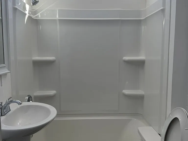 33 N Washington St #6 — Photo 3