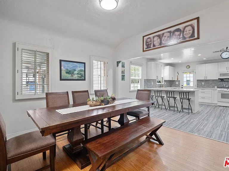 471 S Clark Dr — Photo 10
