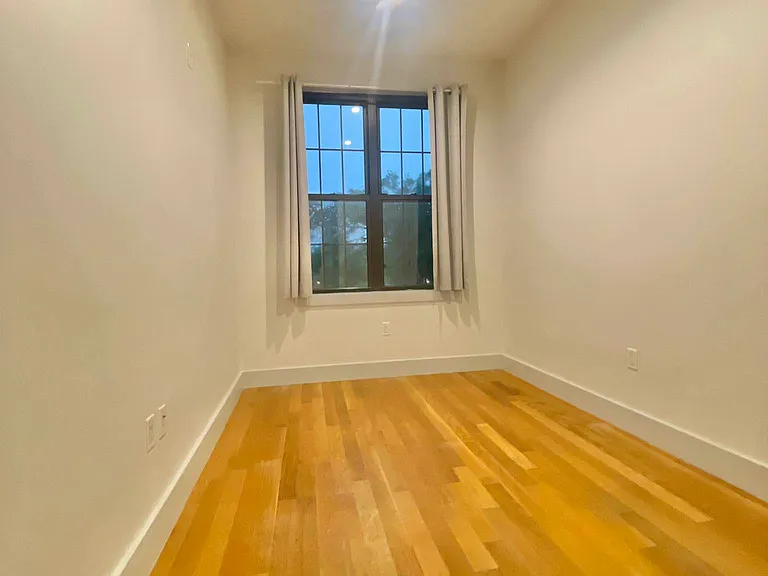 239 Scholes St #2LL — Photo 12