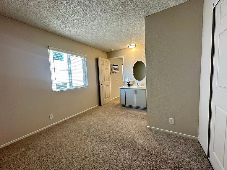 Boutique Apartments in Boulevard Park, Includes Gated, Covered Parking! — Photo 12