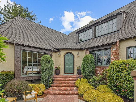 5th image of 131 Montrose Rd