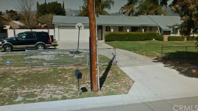 1st image of 490 W Avenue L