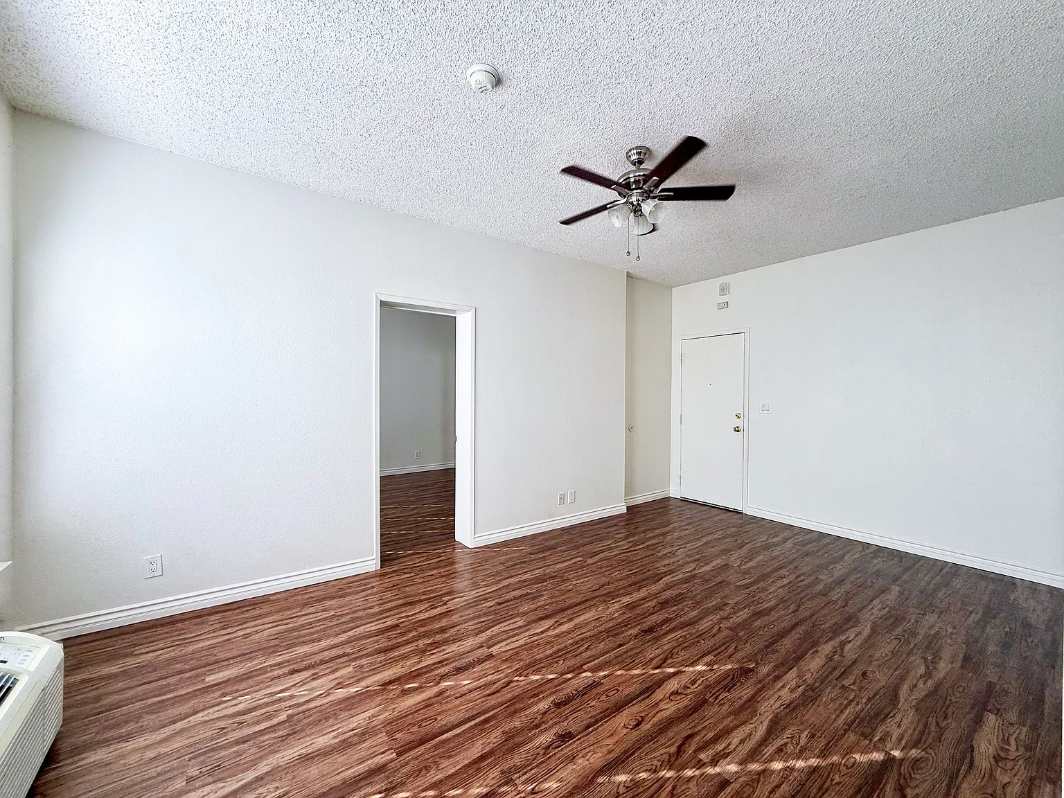 Marengo Apartments — Photo 3