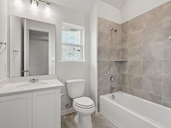 5th image of 4352 Biddle St