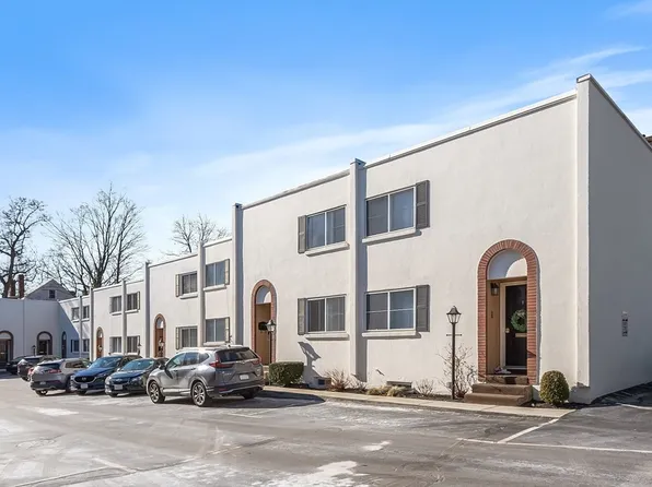 1 Charles St APT T, Reading, MA 01867