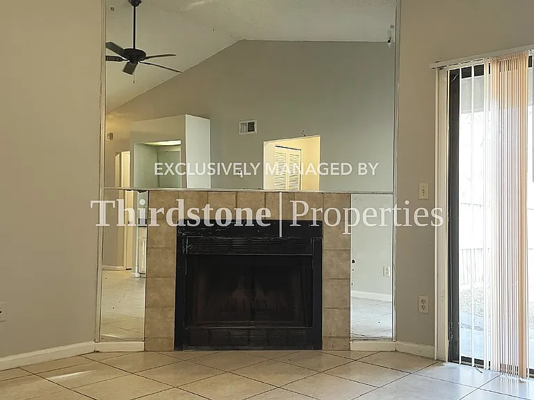 5128 Indian Lakes Ct #4 — Photo 6