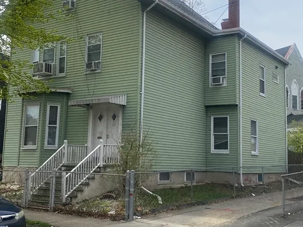 22 Whiting St, Lynn, MA 01902