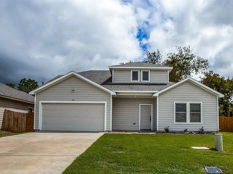 134 Canales Cir — Photo 1
