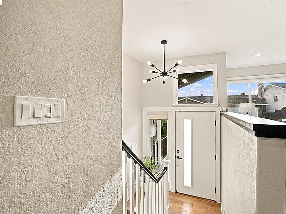 3rd image of 476 Creighton Way