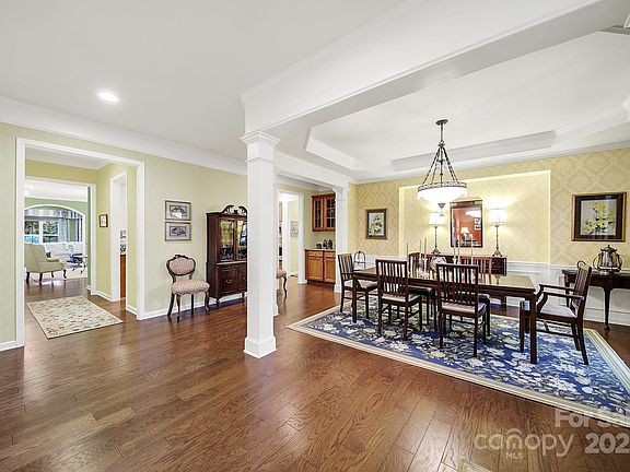 5th image of 7228 Shenandoah Dr