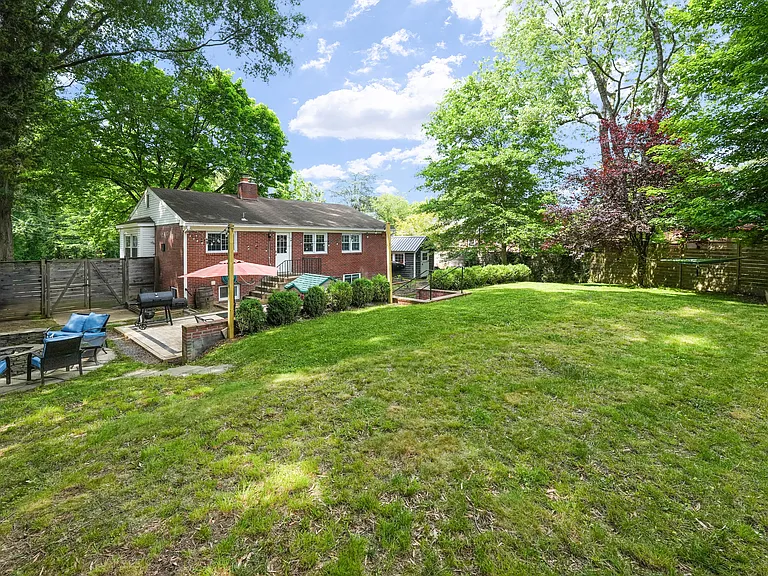1911 Paul Spring Pkwy — Photo 5