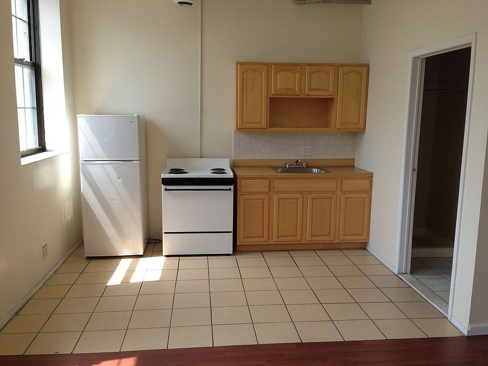 2nd image of 225 E 134th St APT 3M