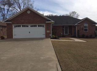 272 Sagewood Ln, Russellville, AR 72802