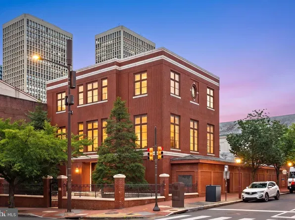232 Walnut St #36, Philadelphia, PA 19106