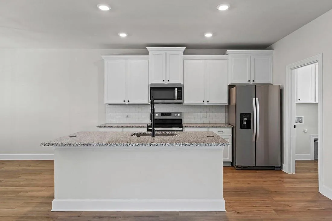 3 bed, 2.5 bath, 1519 sqft, $2,840 — Photo 2