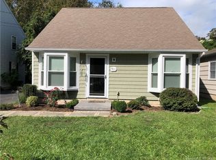 9 Union St, Branford, CT 06405