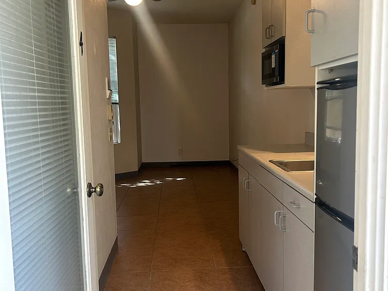5411 Linda Vista Rd #4 — Photo 5