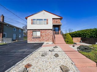 40 Locust Ave, Bethpage, NY 11714