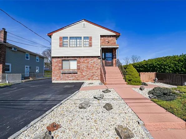 40 Locust Avenue, Bethpage, NY 11714