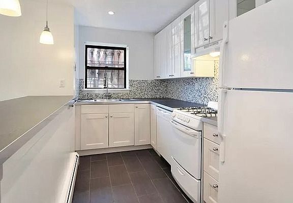 2nd image of 430 Lewis Ave APT 1