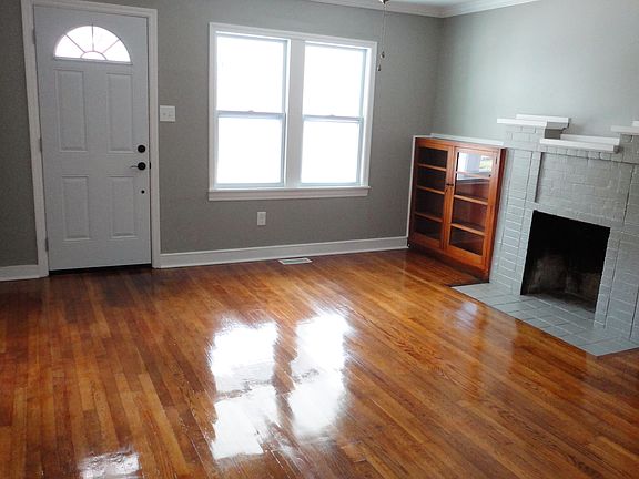 2nd image of 1322 Virginia St