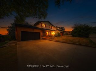 23 Hildegard Dr, Hamilton, ON L8K 5S1