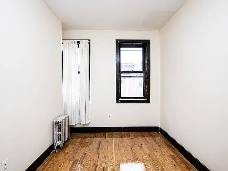 88 Starr St #2R — Photo 17