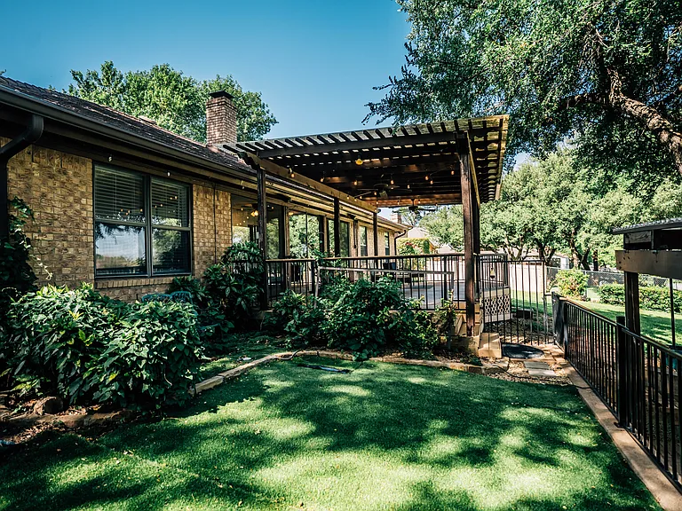 6309 Riviera Dr — Photo 63