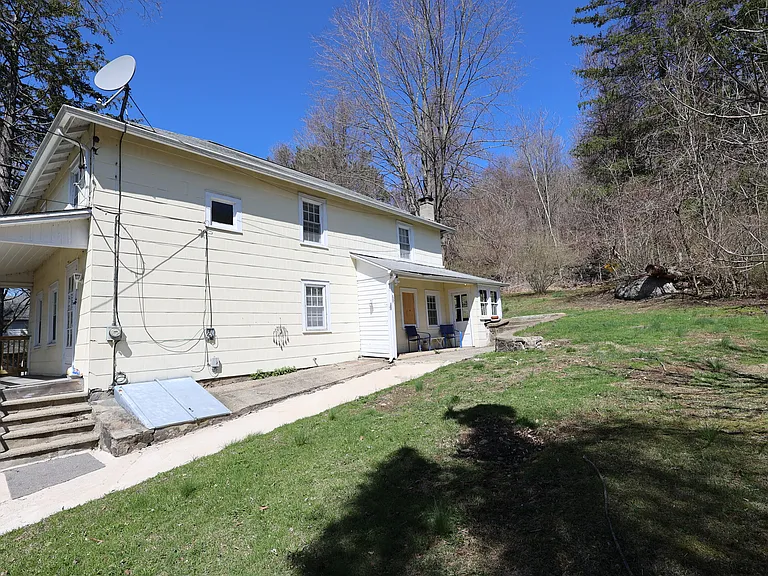 48 W Branchville Rd — Photo 4
