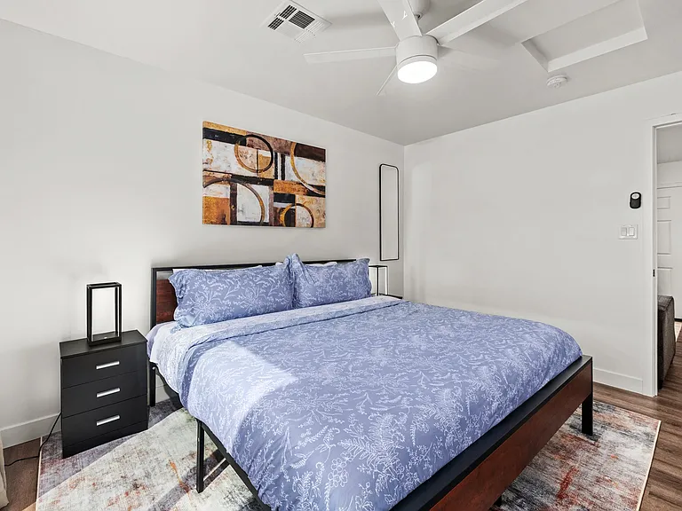 1242 E Pierce St #4 — Photo 12