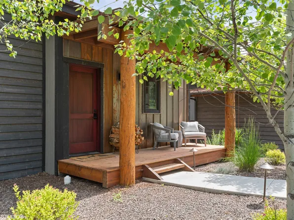 62 Cottage Lake Ln, Eureka, MT 59917