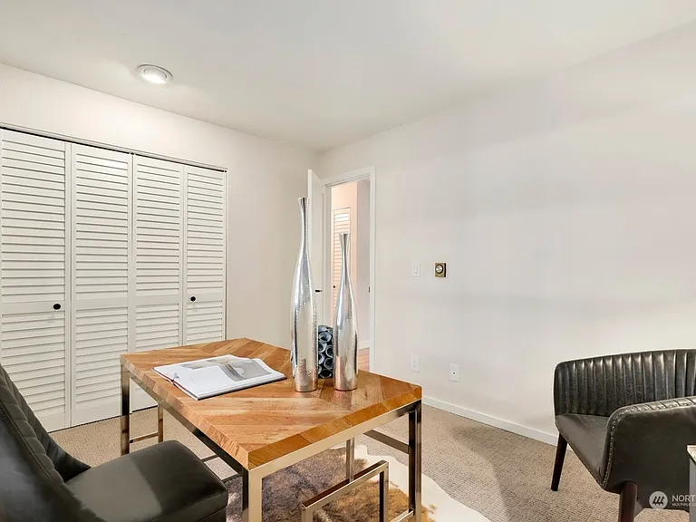 210 Boylston Ave E #205 — Photo 9