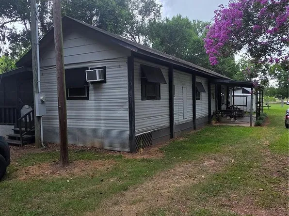 1507 Couvillion St, Moreauville, LA 71355