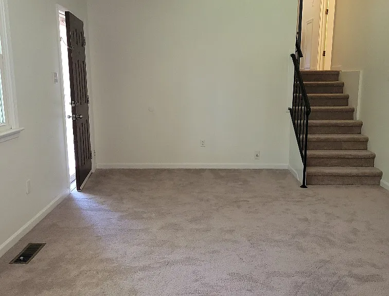 104 Crutchfield Cir — Photo 6
