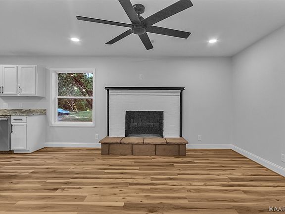 3rd image of 26 Pleasant Hill Rd