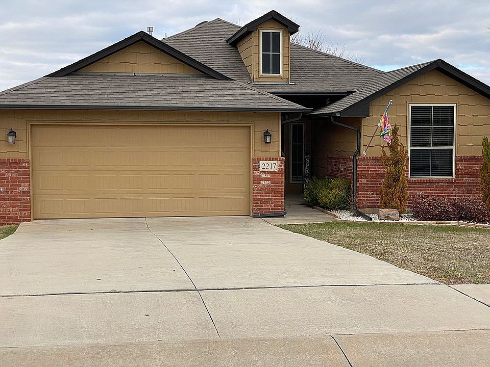 1st image of 2217 Diana Dr