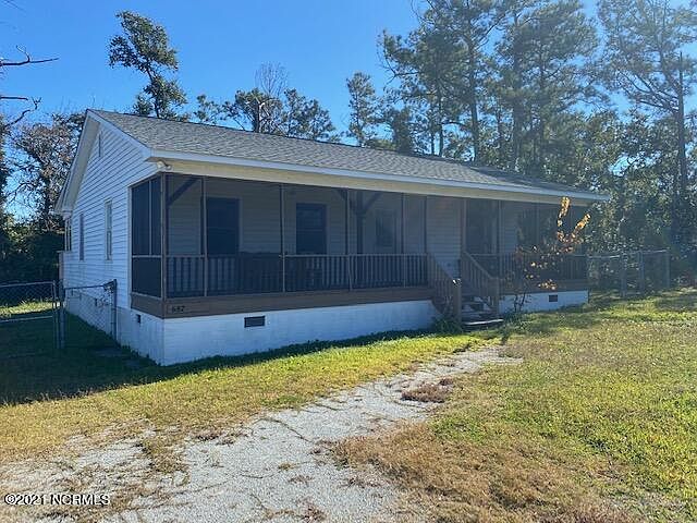 1st image of 687 Bayview Dr