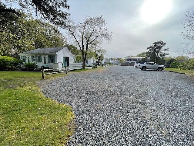 2nd image of 54 Swan River Road #10
