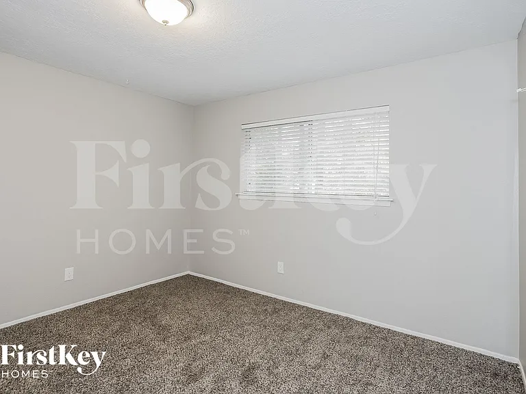 3127 Village Woods Dr — Photo 12