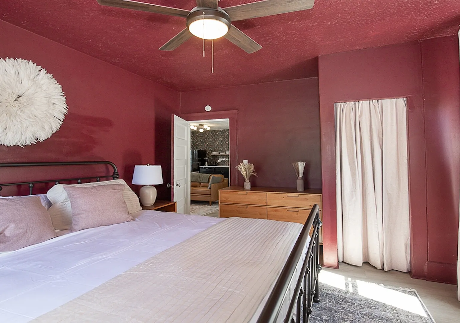 Convenient & Cozy, Blocks from Metro Health, 15 mins from CC — Photo 2