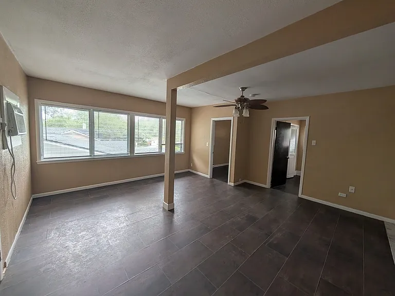 407 Engman St #B — Photo 3