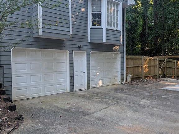 2nd image of 205 Shefield Pl