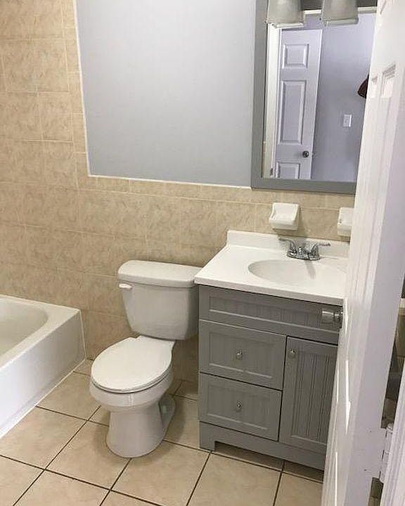 2nd image of 137 Woodlawn Ave #2