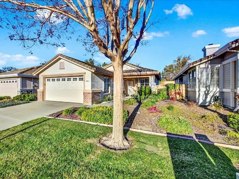 242 Bartlett Ln — Photo 1