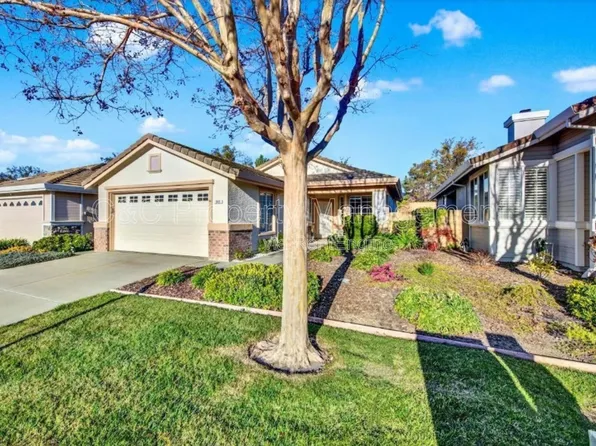 242 Bartlett Ln, Vacaville, CA 95687
